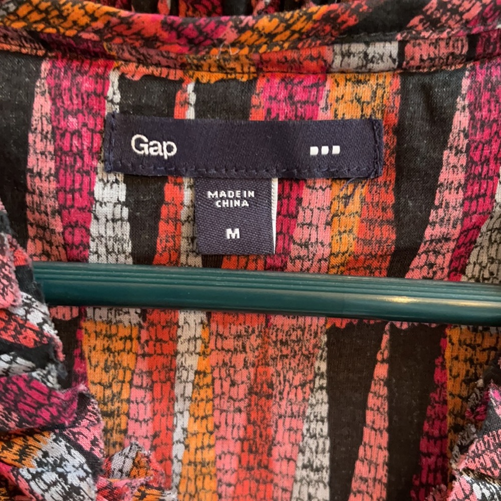 GAP Tank Top - Picture 2 of 4